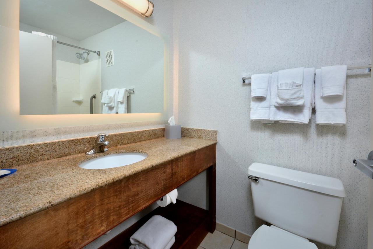 Holiday Inn Express Lynchburg By Ihg Bagian luar foto