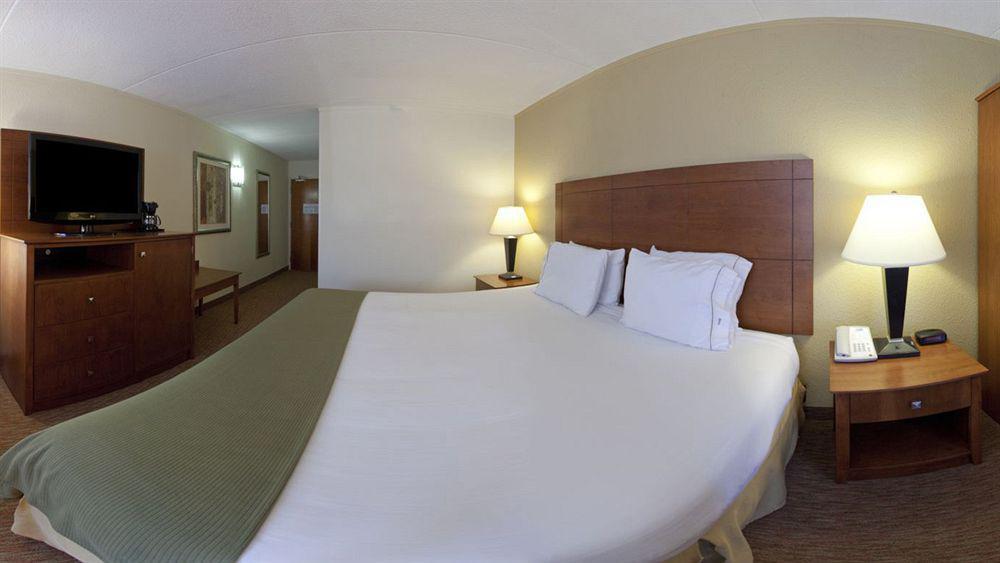 Holiday Inn Express Lynchburg By Ihg Bagian luar foto