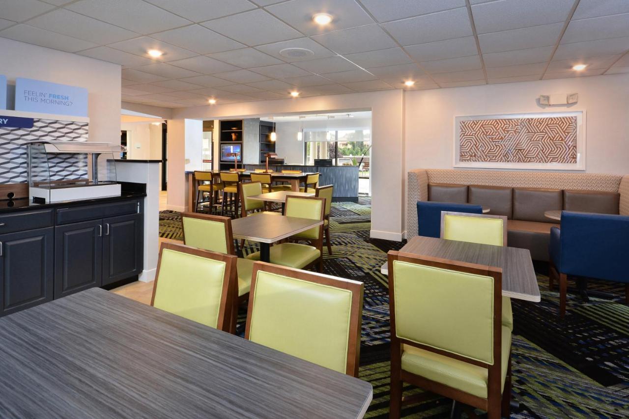 Holiday Inn Express Lynchburg By Ihg Bagian luar foto