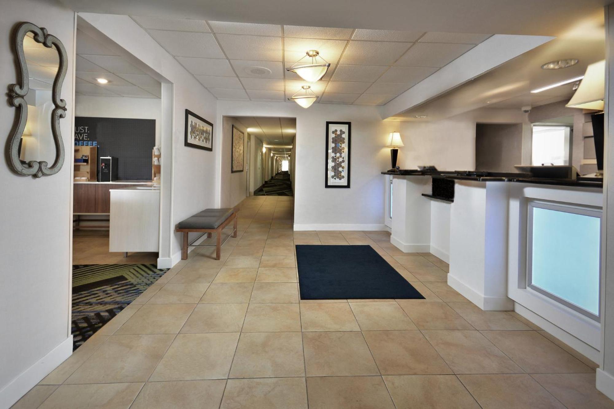 Holiday Inn Express Lynchburg By Ihg Bagian luar foto