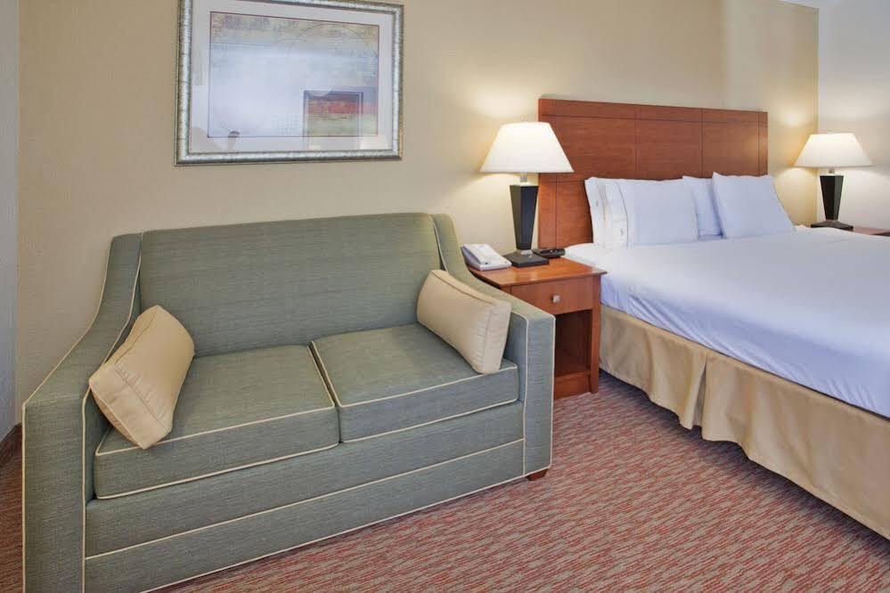 Holiday Inn Express Lynchburg By Ihg Bagian luar foto