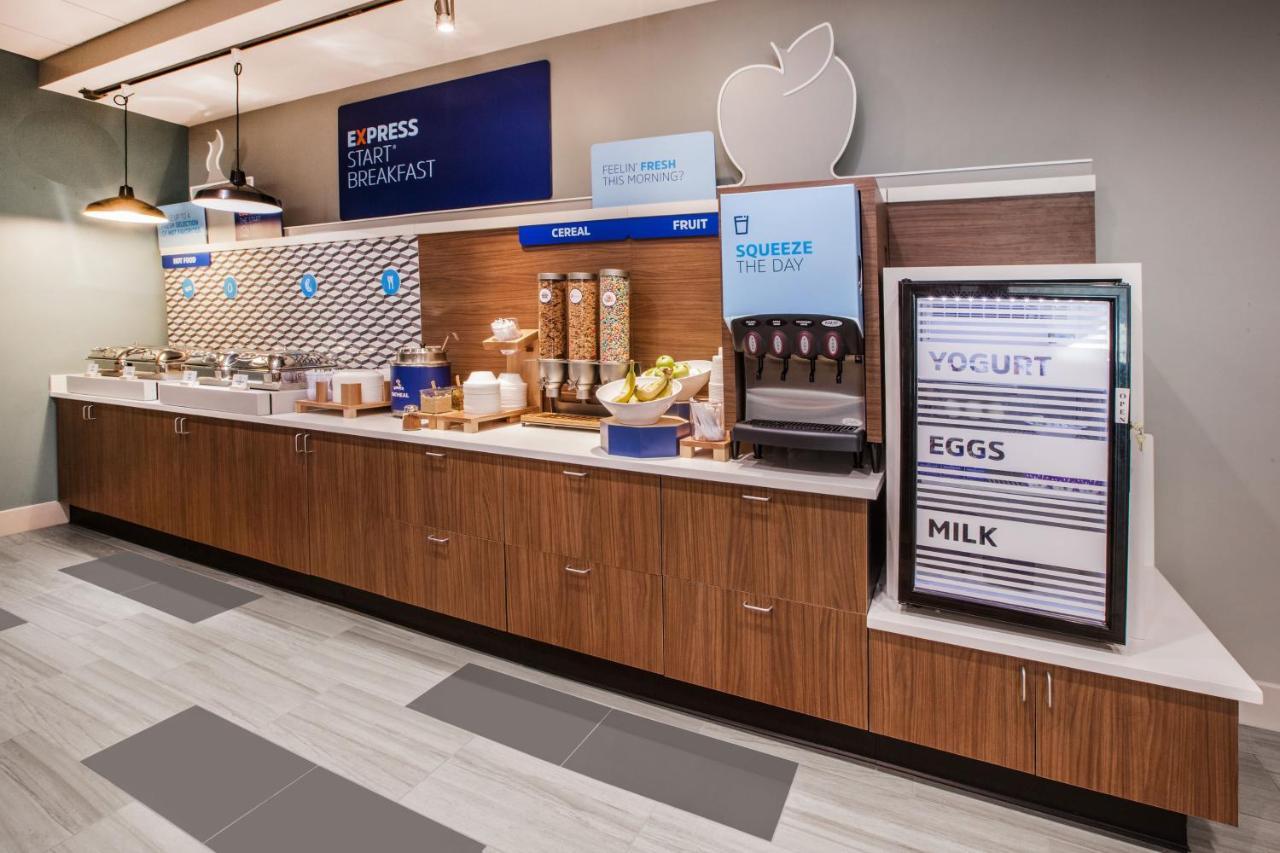 Holiday Inn Express Lynchburg By Ihg Bagian luar foto